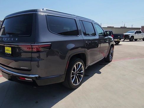 Used 2022 Jeep Wagoneer Series III w/ Premium Group I RWD image 8