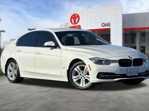 Used 2018 BMW 330e RWD image 2
