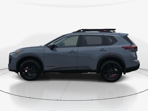 Used 2025 Nissan Rogue SV w/ Rock Creek Premium Package image 9