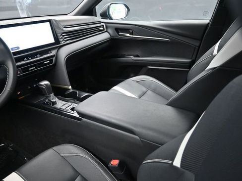 Used 2026 Toyota Camry SE w/ Multimedia Upgrade Package FWD image 10