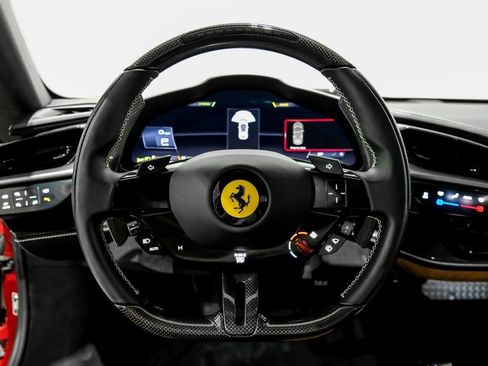 Used 2022 Ferrari SF90 Spider image 11