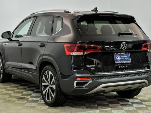 Used 2023 Volkswagen Taos SE w/ Panoramic Sunroof Package AWD/4WD image 6