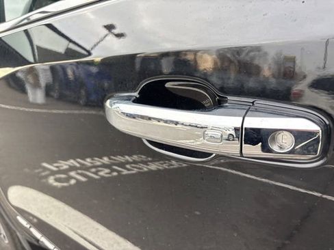 Used 2025 GMC Sierra 1500 SLT image 5