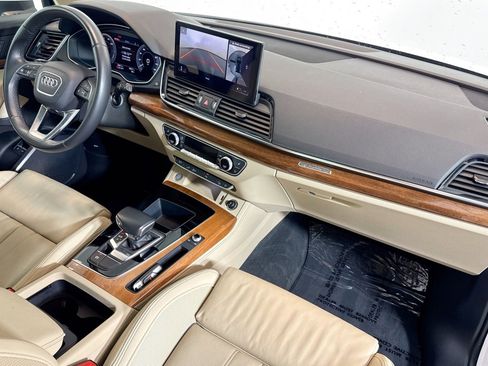 Used 2022 Audi Q5 e Premium Plus w/ Premium Plus Package image 28
