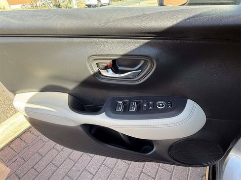 Used 2023 Honda HR-V EX-L image 28