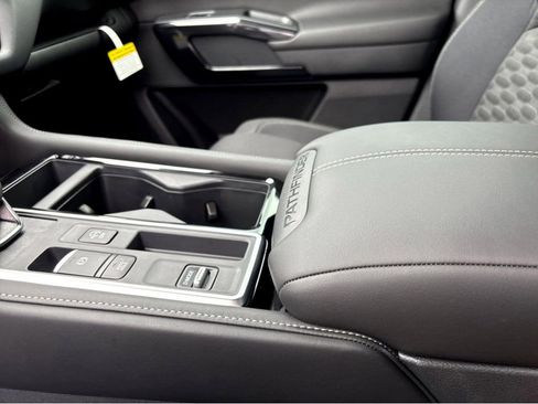 New 2026 Nissan Pathfinder SV AWD/4WD image 9