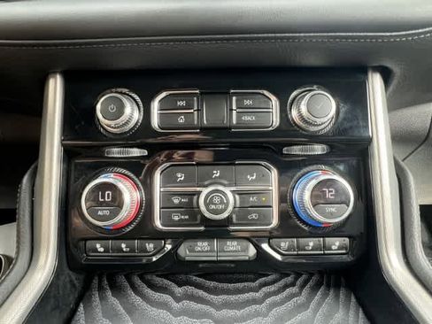 Used 2023 GMC Yukon Denali image 30
