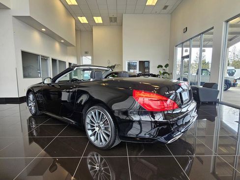 Used 2019 Mercedes-Benz SL 550 image 4