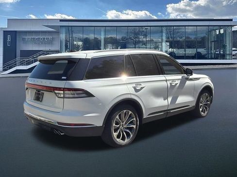 New 2025 Lincoln Aviator Reserve w/ Luxury Package RWD image 8