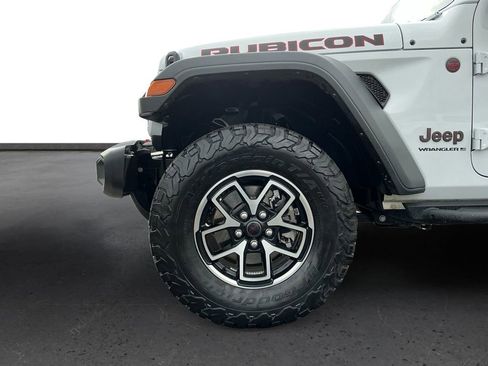 Used 2024 Jeep Wrangler Unlimited Rubicon image 13