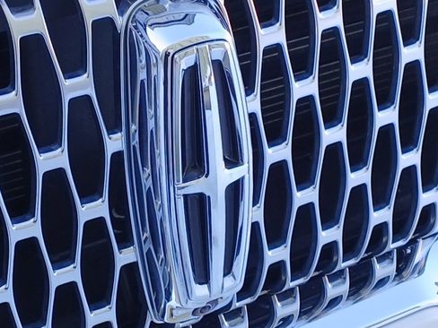 Used 2022 Lincoln Corsair Reserve w/ Equipment Group 201A image 29