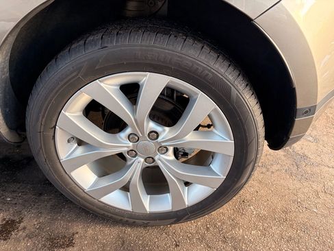 Used 2020 Land Rover Range Rover Evoque SE image 46