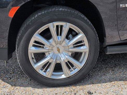 Certified 2023 Chevrolet Suburban High Country RWD image 11