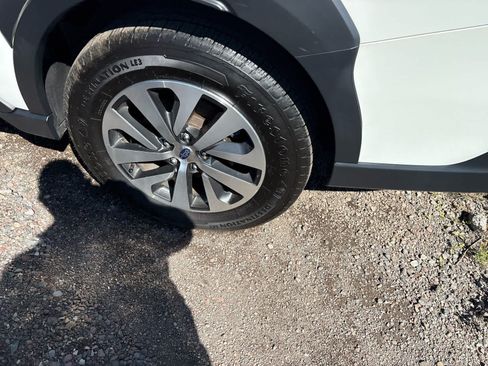 Used 2024 Subaru Outback Premium AWD/4WD image 7