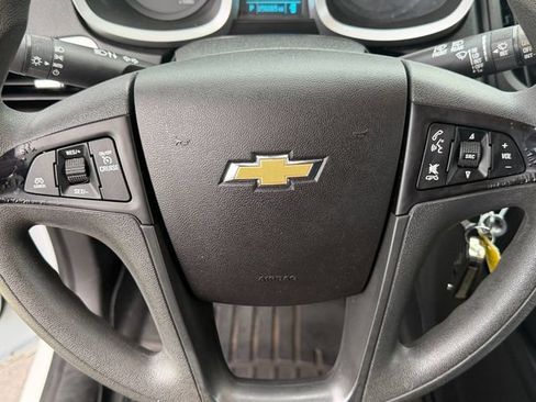 Used 2017 Chevrolet Equinox LS FWD image 21