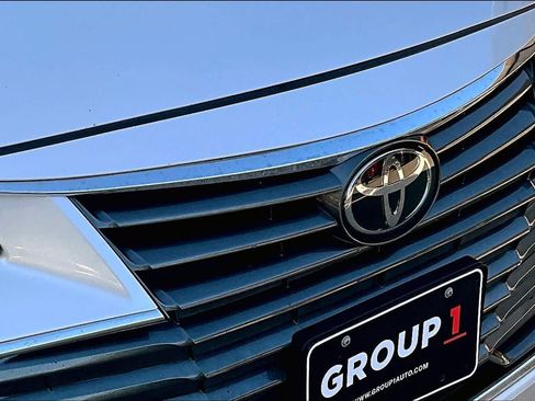 Used 2019 Toyota Avalon Limited FWD image 28