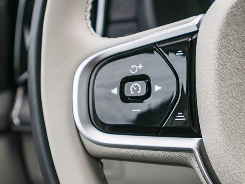 New 2026 Volvo XC90 T8 Ultra image 38