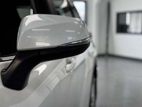 Used 2024 Toyota Highlander LE image 12