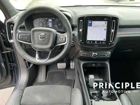 Certified 2022 Volvo XC40 T4 R-Design w/ Advanced Package FWD image 14