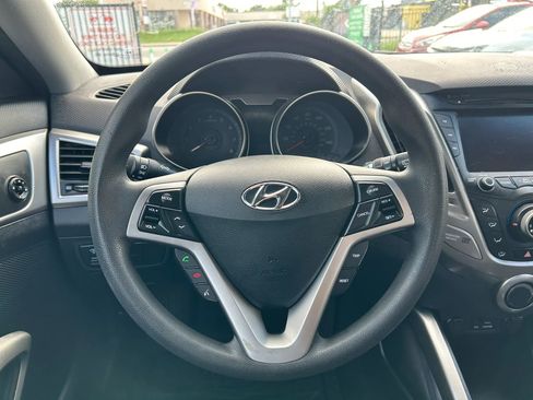 Used 2013 Hyundai Veloster FWD image 21