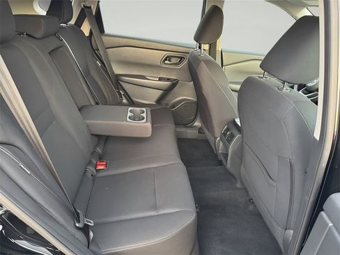 Used 2024 Nissan Rogue S image 16