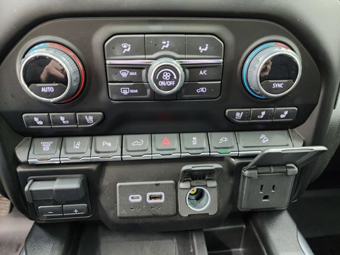 Used 2023 Chevrolet Silverado 2500 LTZ w/ LTZ Plus Package image 59