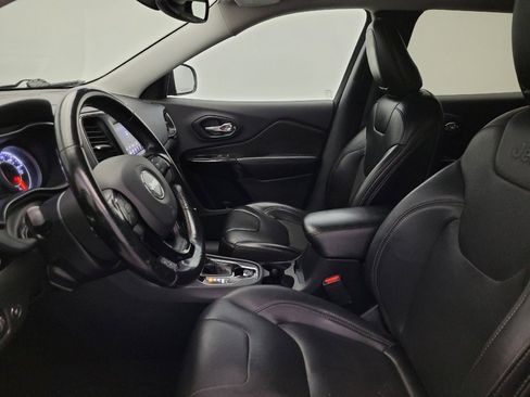 Used 2020 Jeep Cherokee Latitude Plus image 17