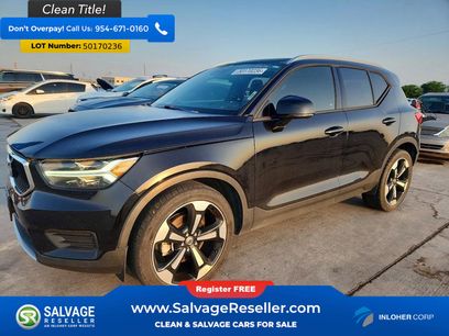 Used 2019 Volvo XC40 T5 Momentum