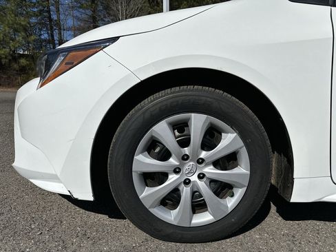 Used 2024 Toyota Corolla LE image 18