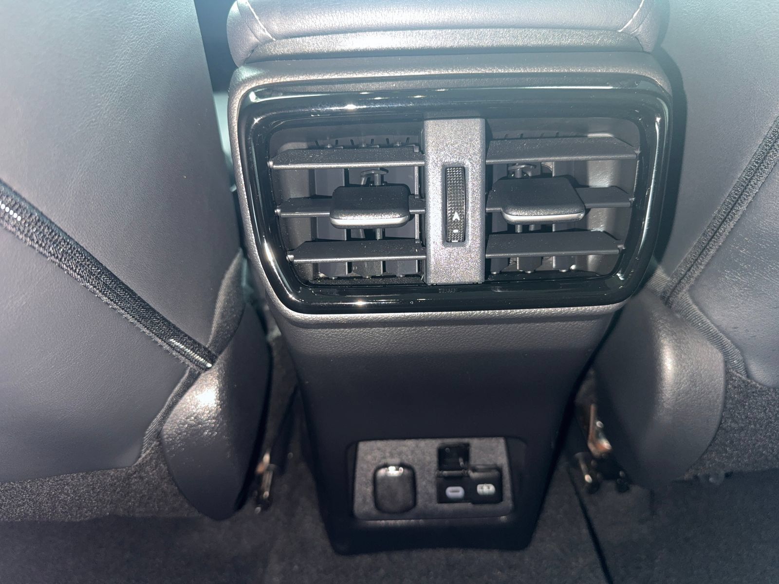 Used 2024 Lexus NX 250 FWD w/ Towing Package (2000 Lbs) image 46
