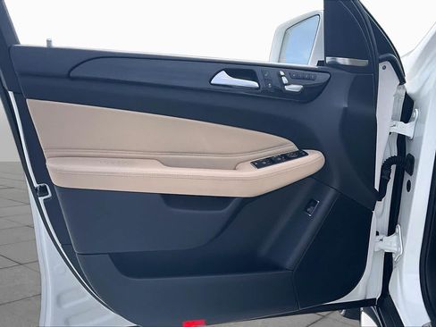 Used 2019 Mercedes-Benz GLS 450 4MATIC image 22
