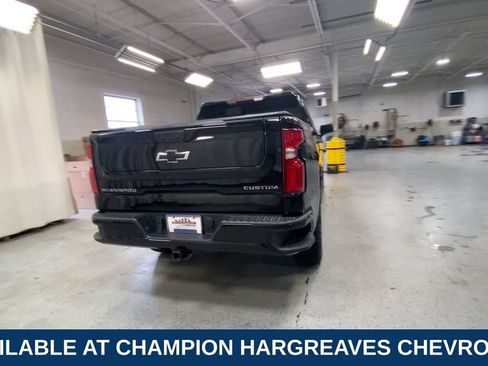 Used 2022 Chevrolet Silverado 1500 Custom Trail Boss AWD/4WD image 10