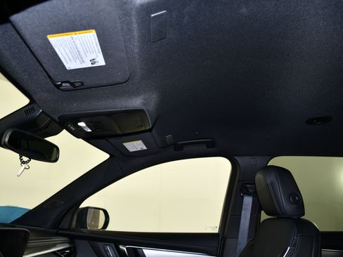 Used 2025 Buick Enclave Preferred image 38