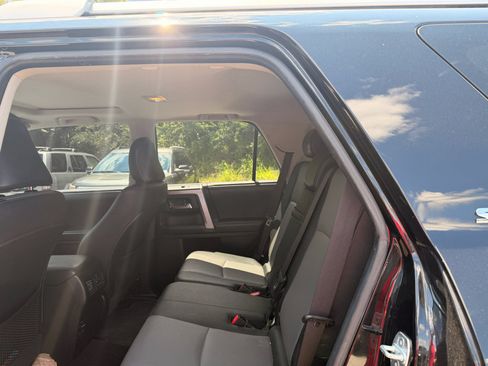 Used 2016 Toyota 4Runner SR5 Premium AWD/4WD image 7