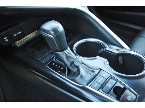 Used 2019 Toyota Camry XSE image 28