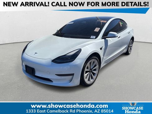 Used 2021 Tesla Model 3 Standard Range Plus image 1