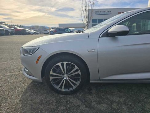 Used 2019 Buick Regal Preferred image 18