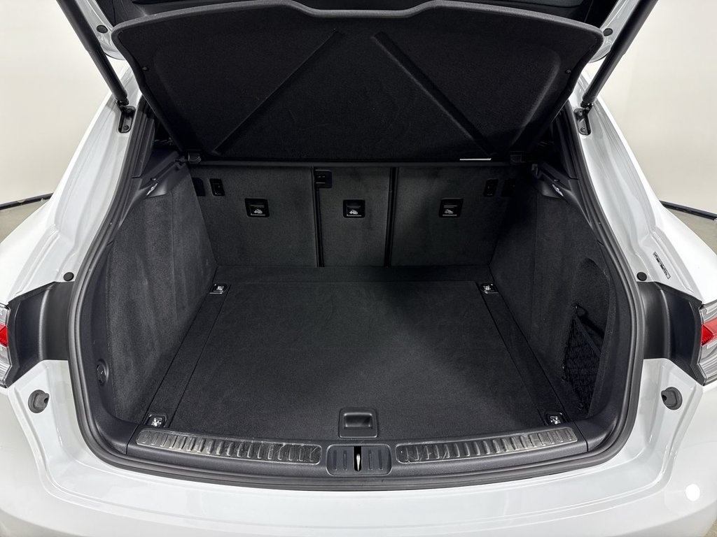 Certified 2026 Porsche Macan S AWD/4WD image 21