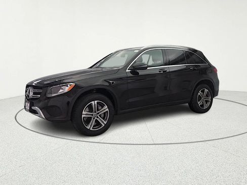 Used 2018 Mercedes-Benz GLC 300 4MATIC image 4