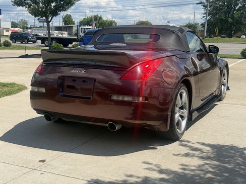 Used 2006 Nissan 350Z Touring RWD image 7