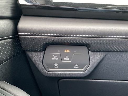 New 2026 Volkswagen Atlas Cross Sport SE AWD/4WD image 16