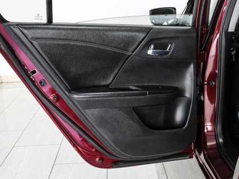 Used 2015 Honda Accord Sport image 39