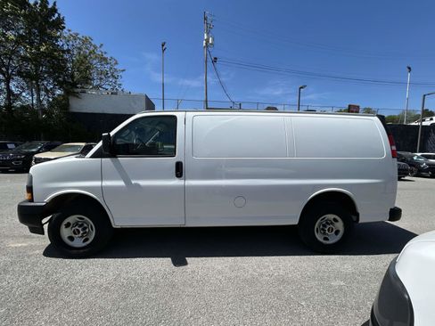 Used 2021 GMC Savana 2500 w/ Communications Package image 6