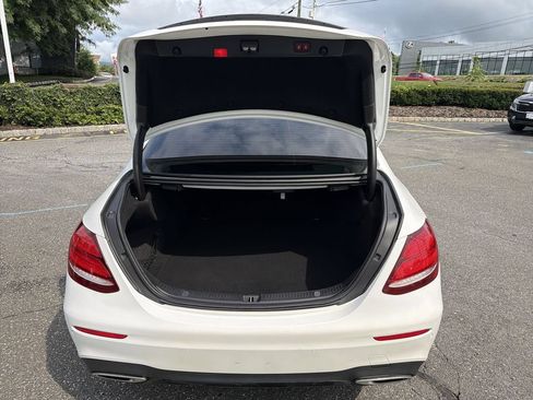 Used 2019 Mercedes-Benz E 300 4MATIC image 27