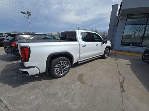 Used 2024 GMC Sierra 1500 Denali Ultimate AWD/4WD image 8