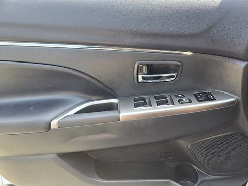 Used 2025 Mitsubishi Outlander Sport AWD image 30