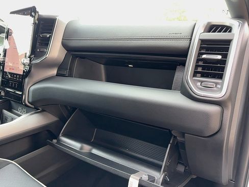 New 2026 RAM 2500 Laramie AWD/4WD image 9
