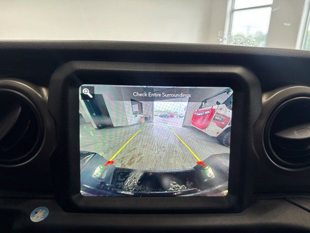 Used 2021 Jeep Gladiator Sport AWD/4WD image 18