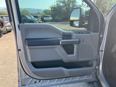 Used 2018 Ford F250 XLT w/ XLT Premium Package AWD/4WD image 13