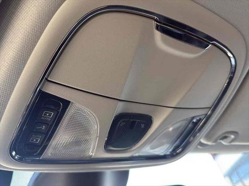 Used 2022 Jeep Cherokee Latitude w/ Sun & Sound Group image 27